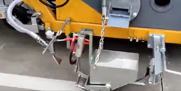 driving type middle size thermoplastic road marking machine (1)