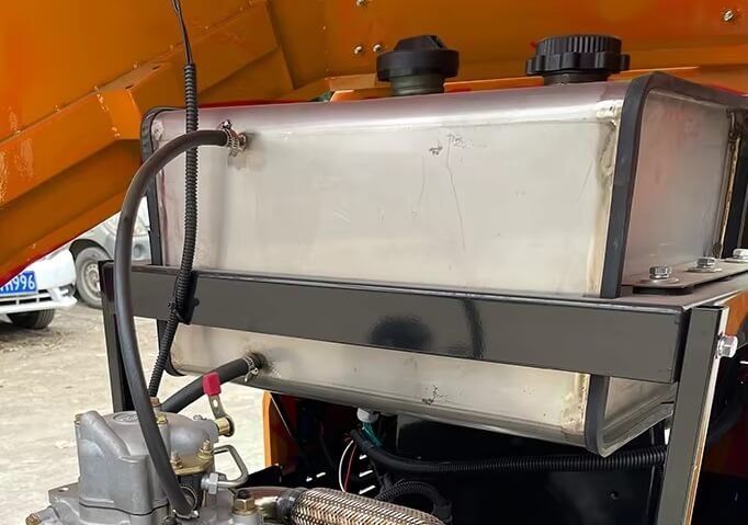 38 liter large capacity fuel tank