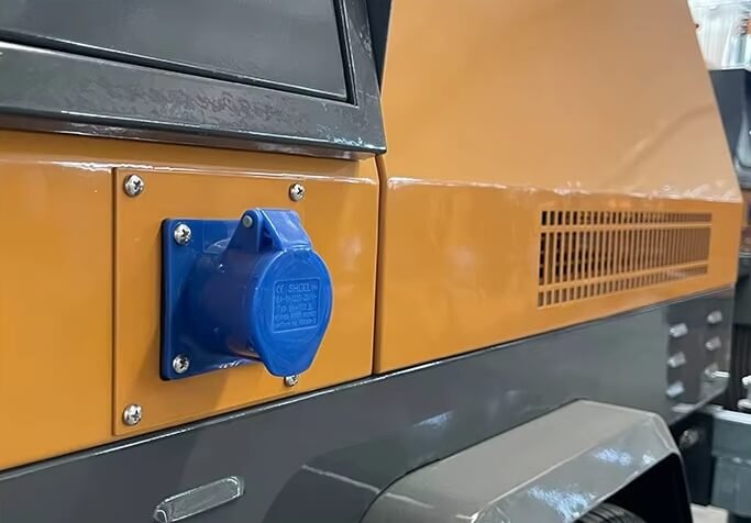 Waterproof aviation plug can be connected to external power
