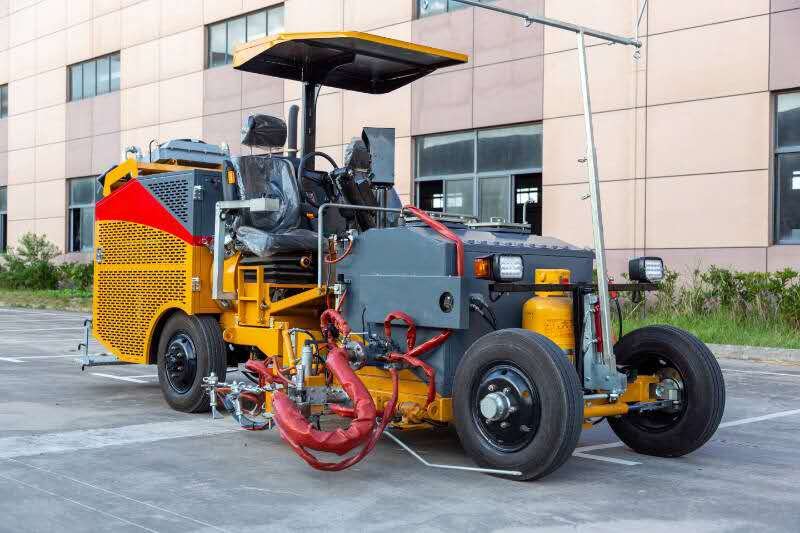 thermoplastic spraying road marking machine