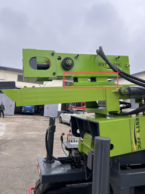 connection plate between hammer and machine